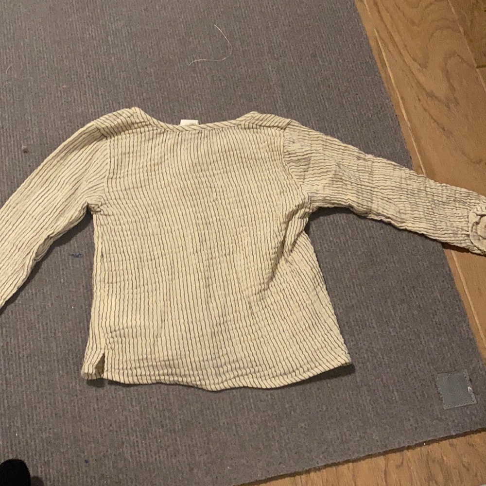 H&M. 1 1/2- 2Y. Long sleeve. Cream and blue.